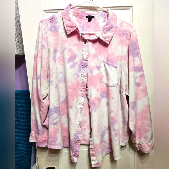 Torrid 4x pink Tie Die button down shirt - Picture 1 of 3